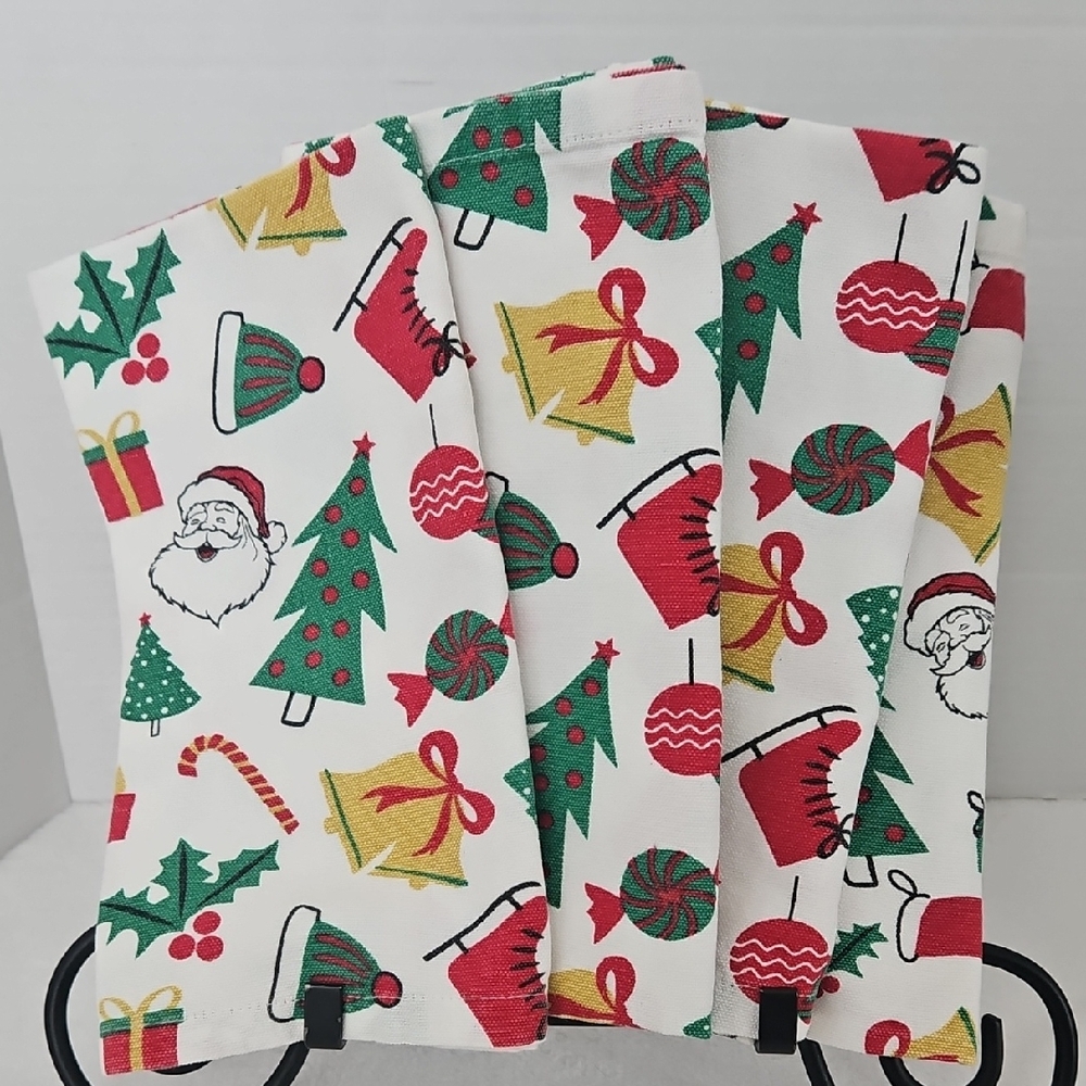Urban Villa Festive Holiday Red Green Santa Stocking Cotton Napkins Set of 4